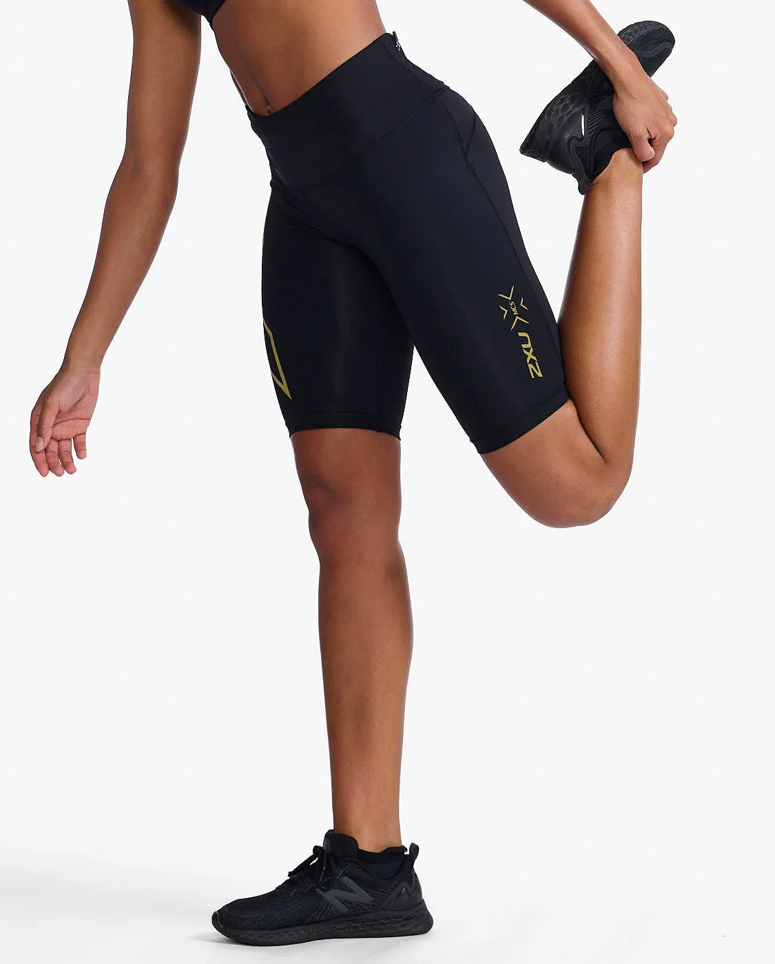 2XU Women Light Speed Mid-Rise Compression Short