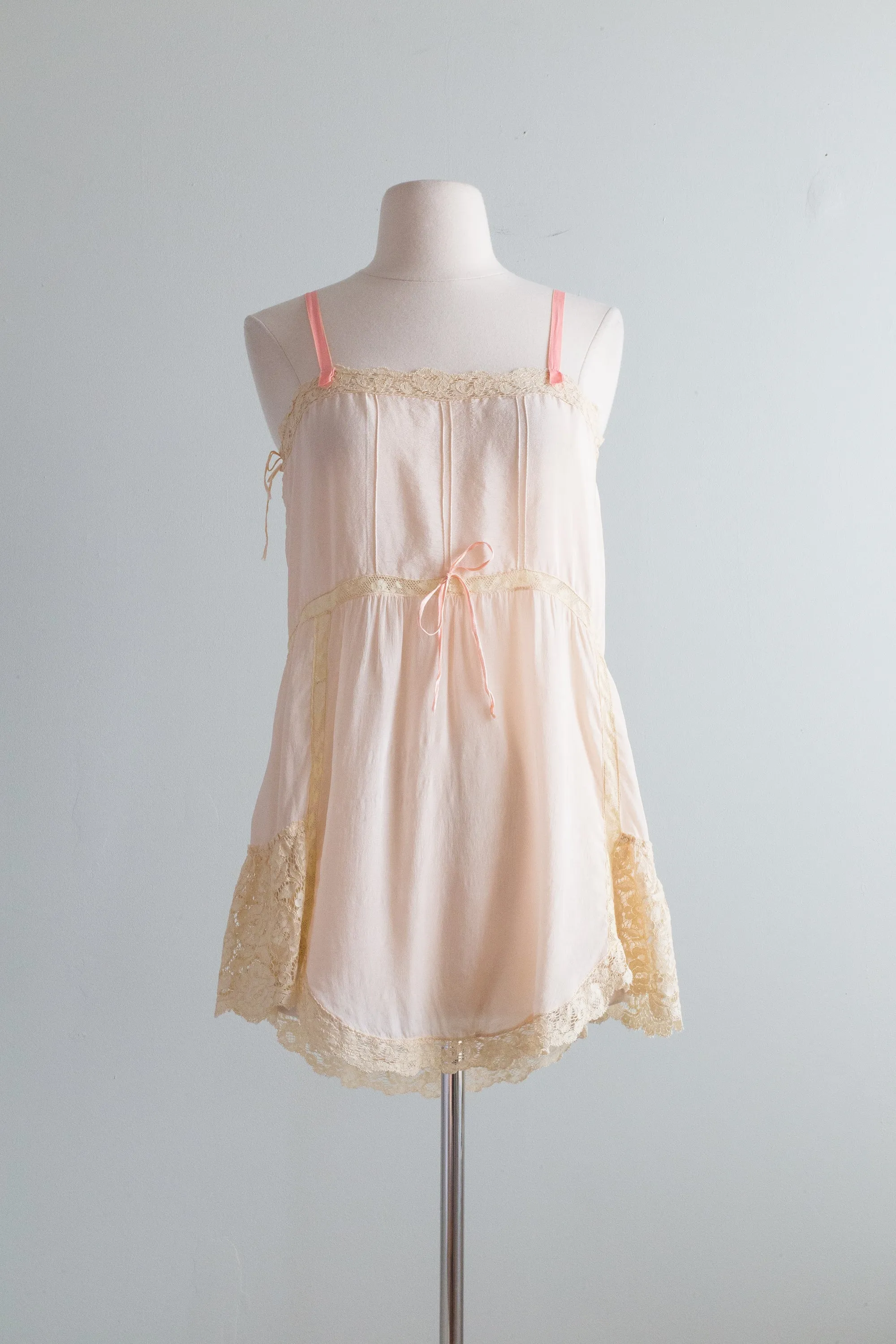 Beautiful 1920's Blush Silk Slip / Small