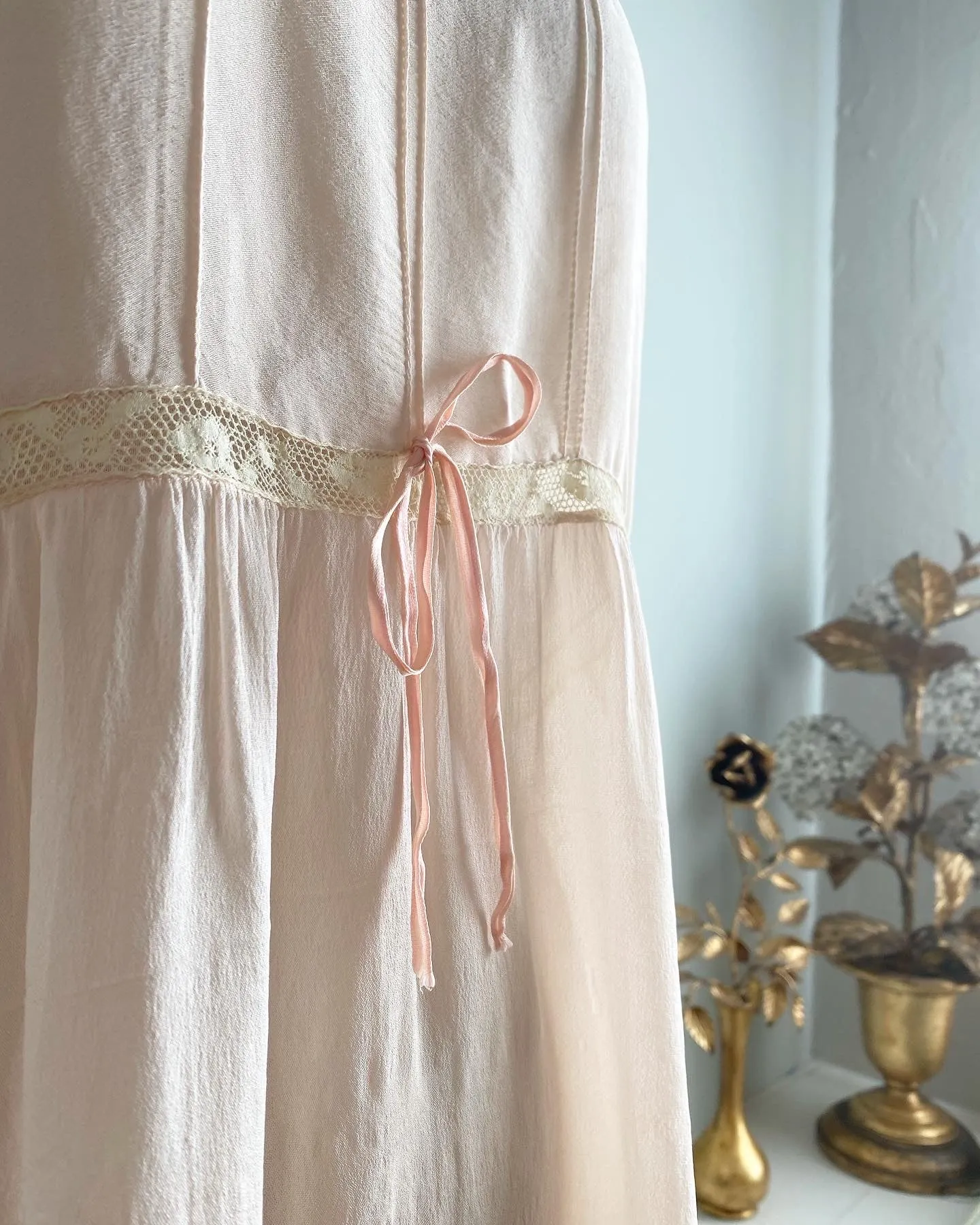 Beautiful 1920's Blush Silk Slip / Small